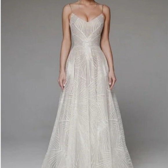 Elegant White Evening Gown - Picture 1 of 4